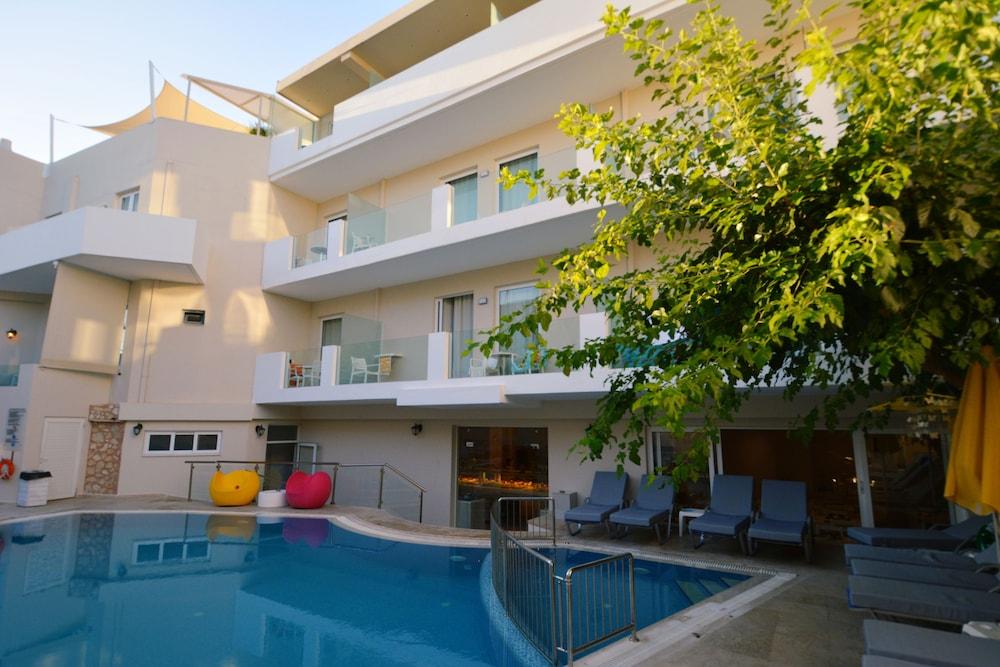 Dimitrios Adults Friendly 14 4* Resmo